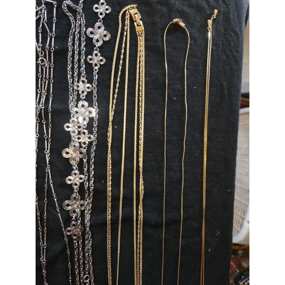 Lot of 6 necklaces, 3 gold tone 3 silver tone - Picture 3 of 11